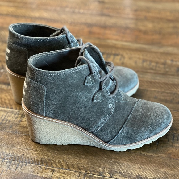 TOMS Desert Edge Olive Suede Wedge Ankle Booties - Size 7.5 - Picture 8 of 10